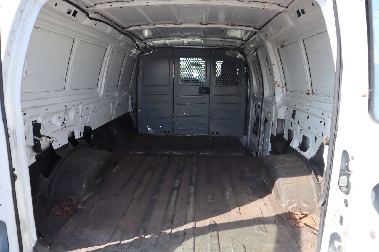 Used 2011 Ford E-250 and Econoline 250 w/ PWR Group RWD image 16