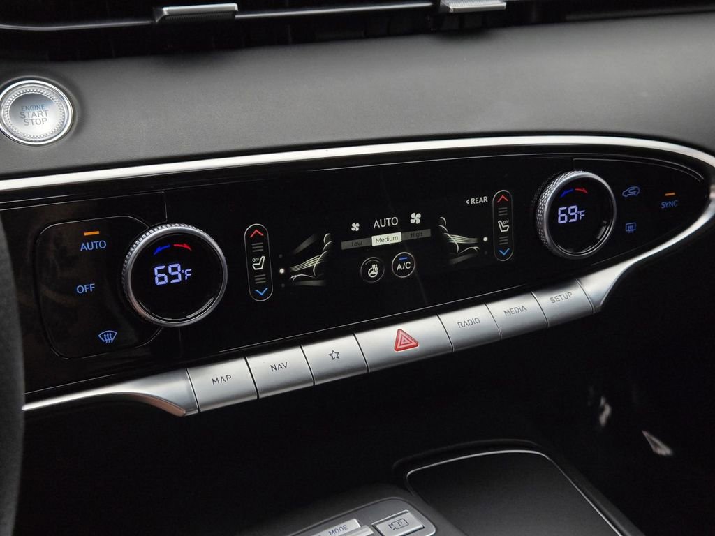 Used 2024 Genesis GV70 3.5T Sport w/ Sport Advanced Package image 16