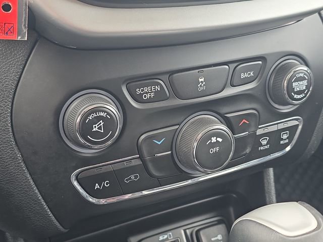 Used 2016 Jeep Cherokee Trailhawk image 19