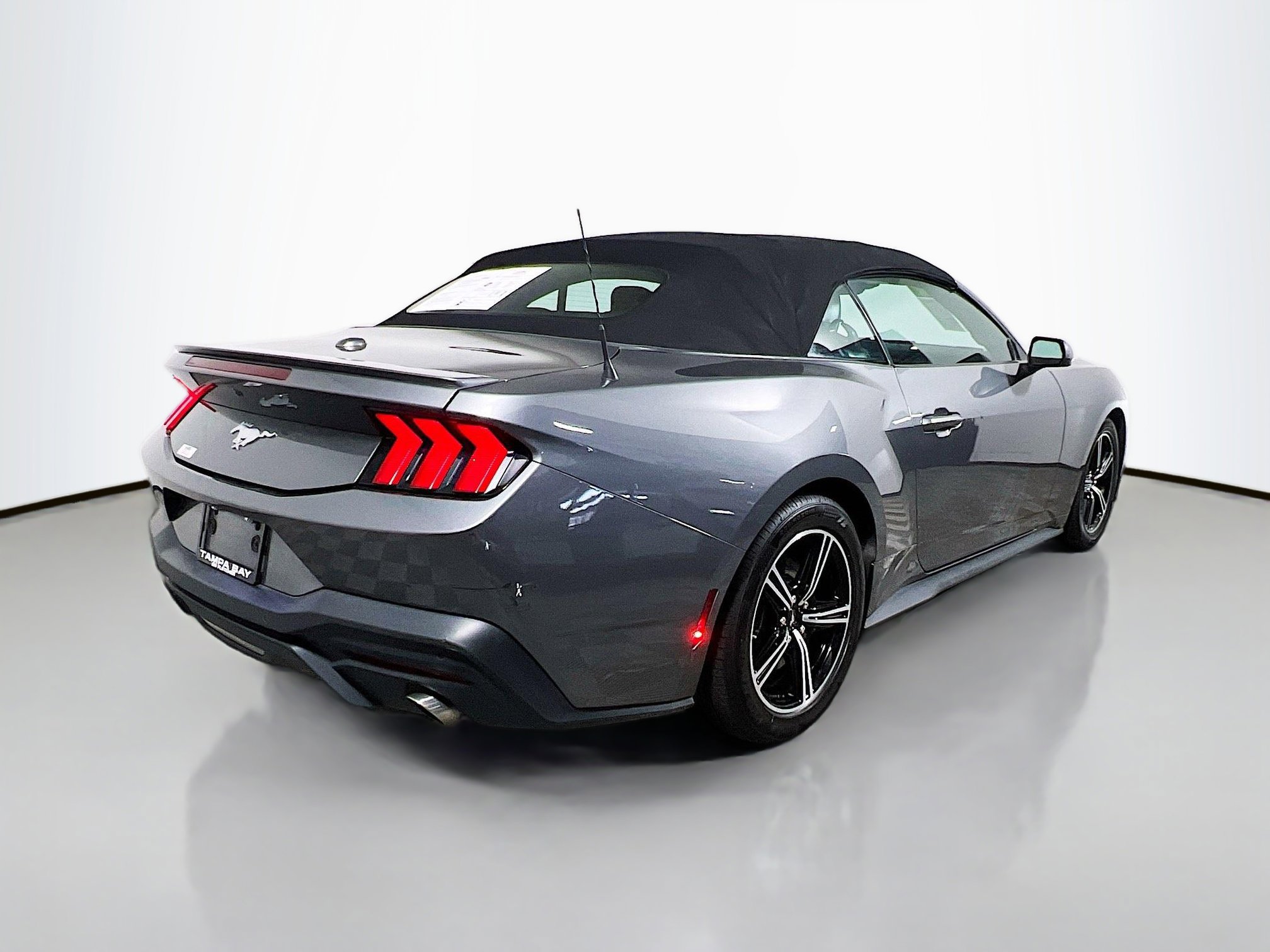 Used 2024 Ford Mustang Premium image 4