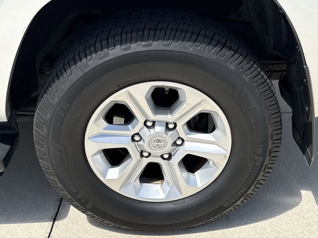 Used 2015 Toyota 4Runner SR5 Premium AWD/4WD image 31