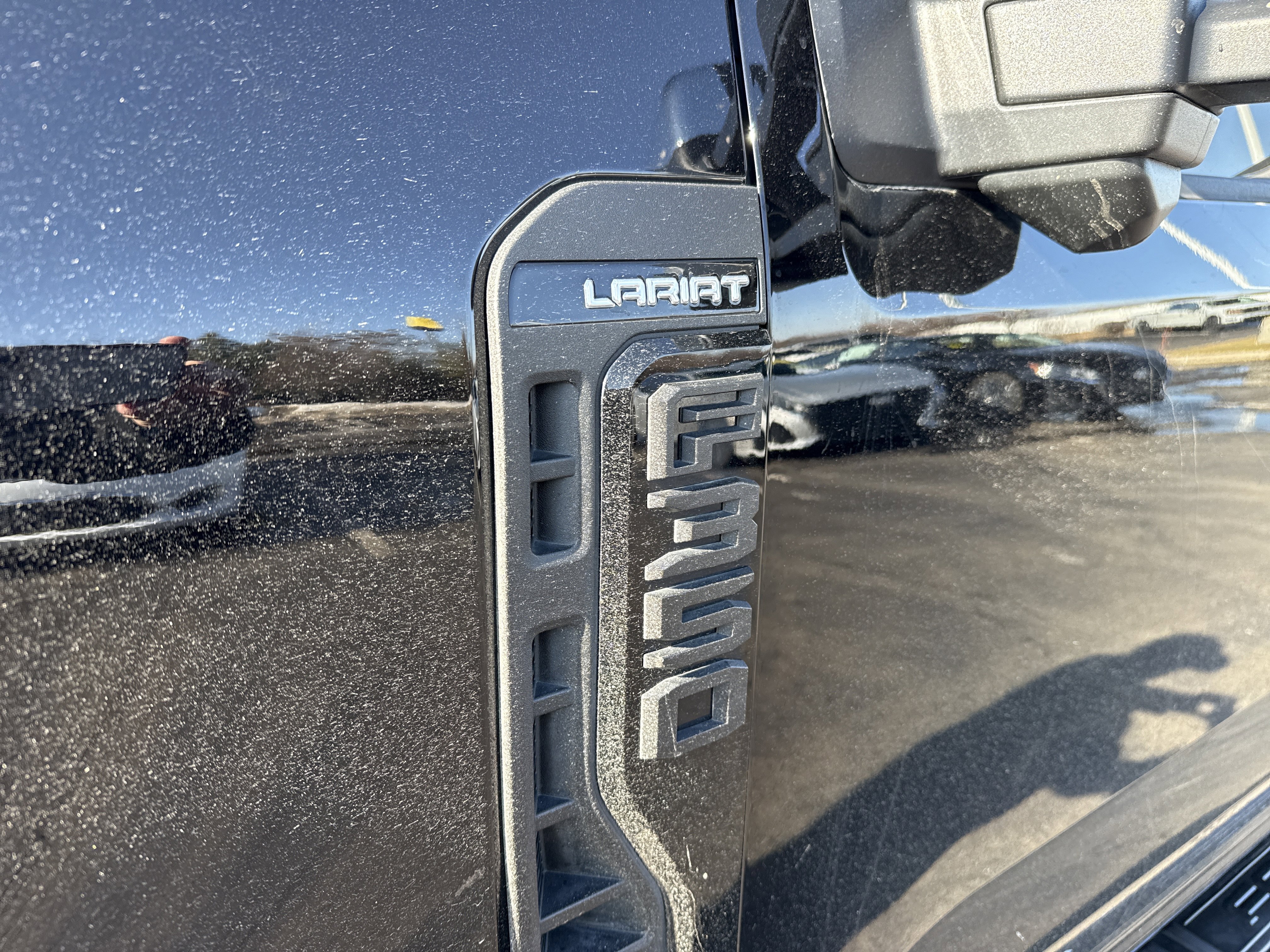 Used 2024 Ford F350 Lariat w/ Black Appearance Package image 3
