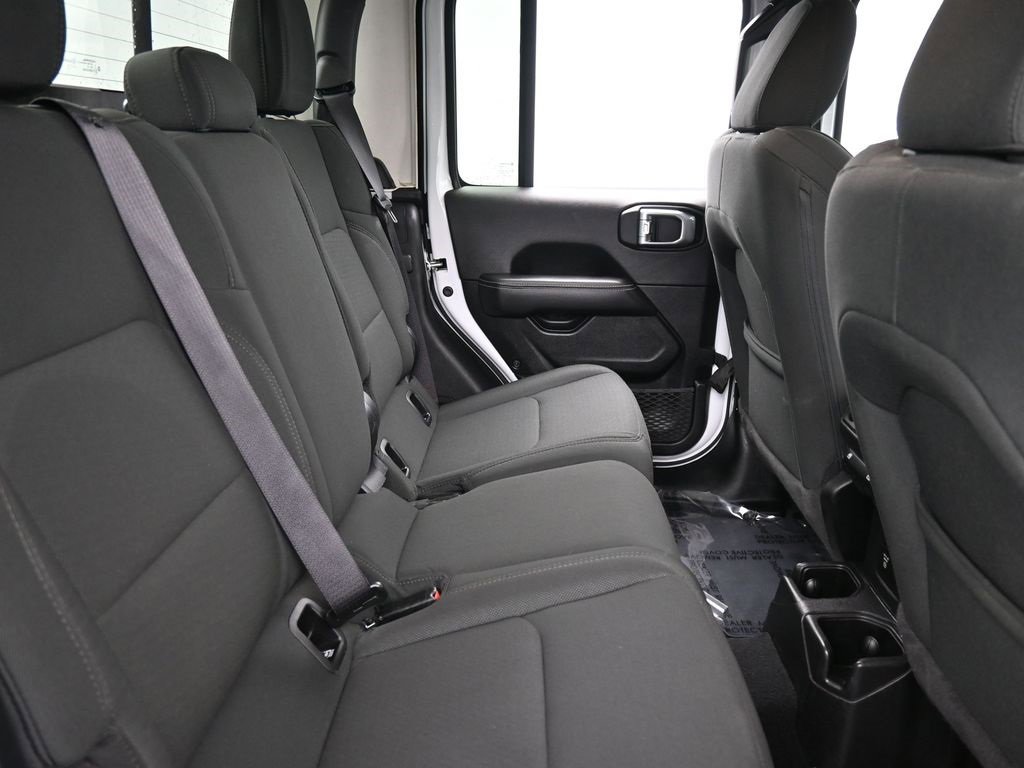 Certified 2023 Jeep Gladiator Overland image 15