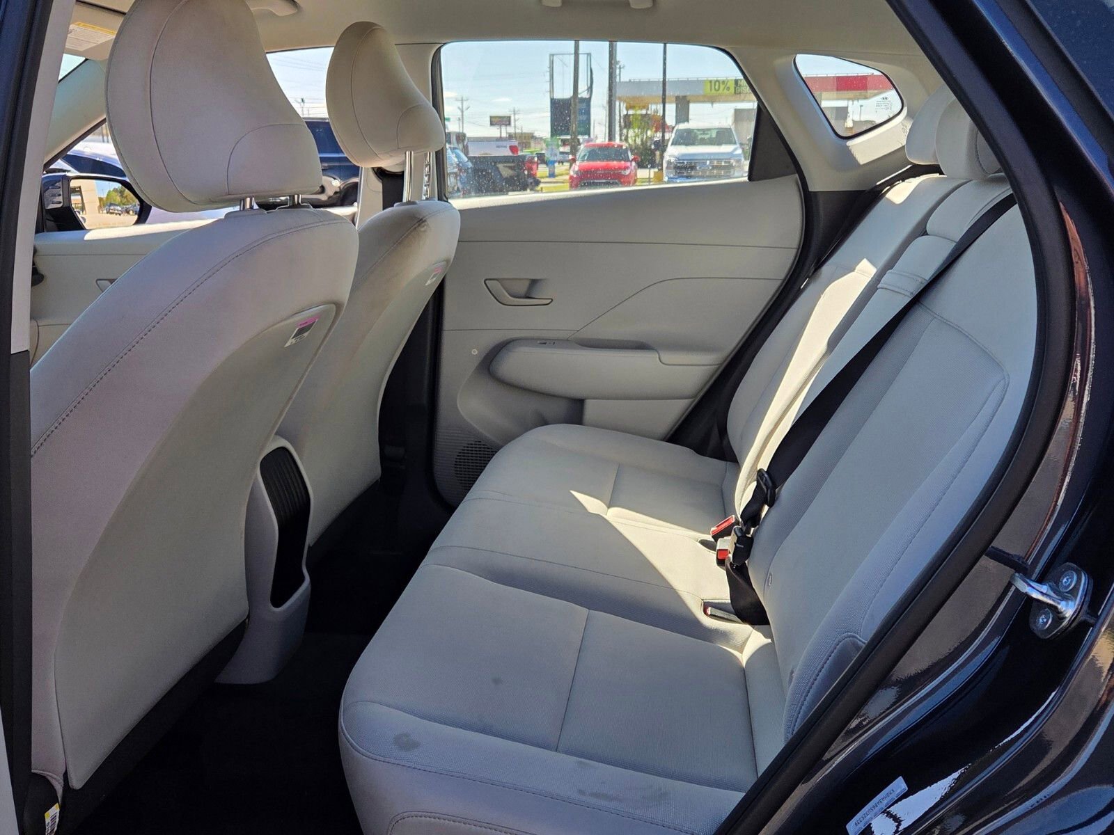 Used 2025 Hyundai Kona SE image 6