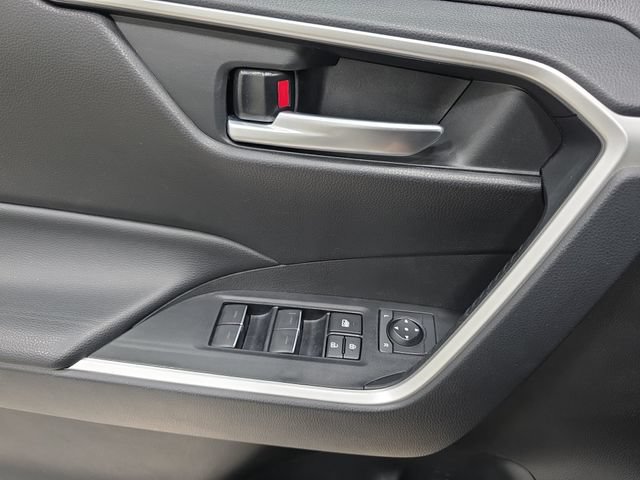 Certified 2025 Toyota RAV4 XLE AWD/4WD image 25