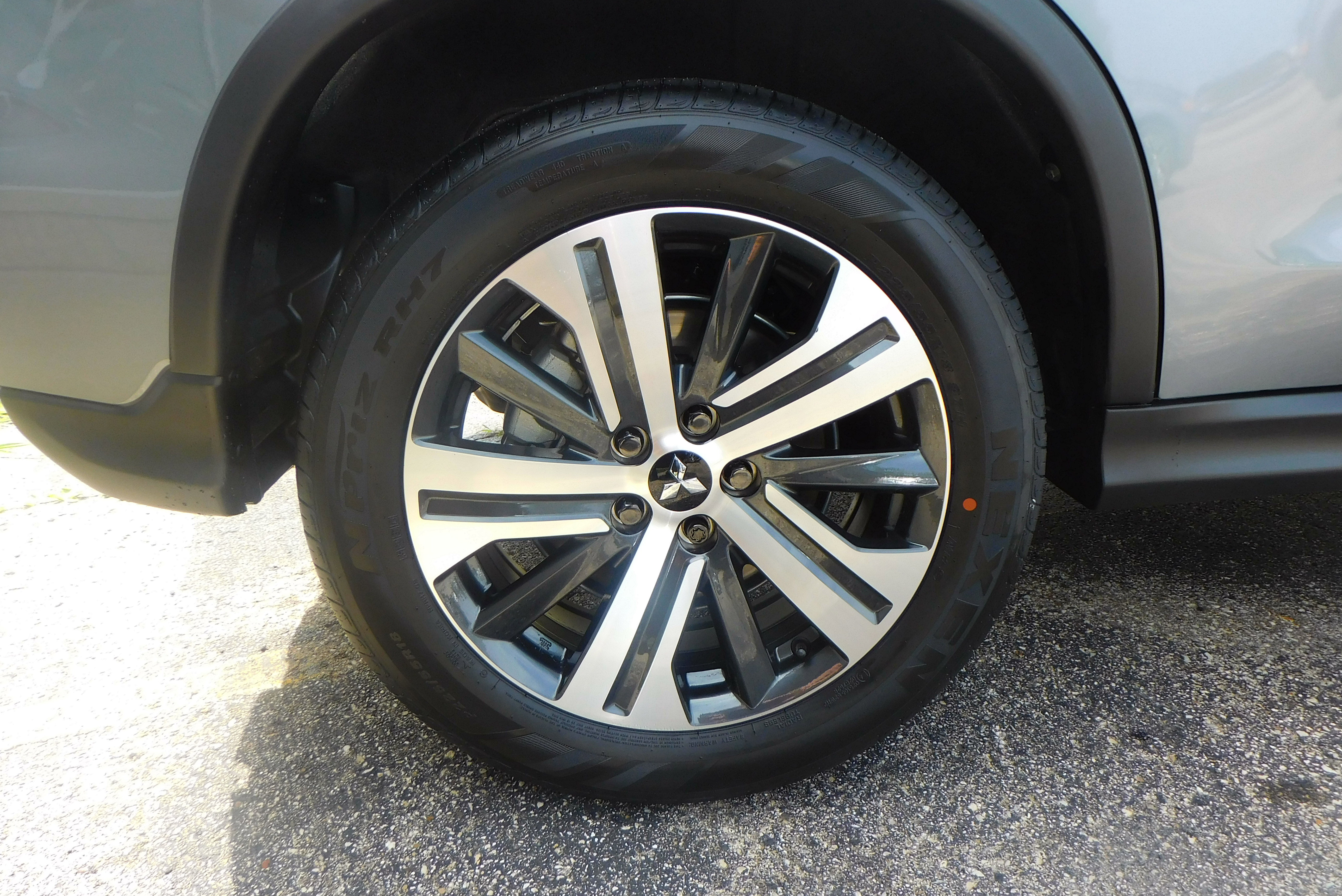 New 2025 Mitsubishi Outlander Sport SE image 8