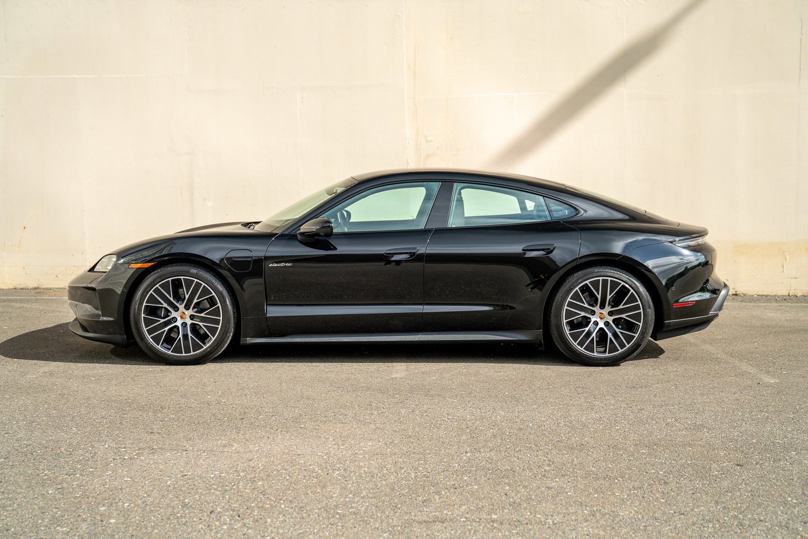 Certified 2025 Porsche Taycan image 2