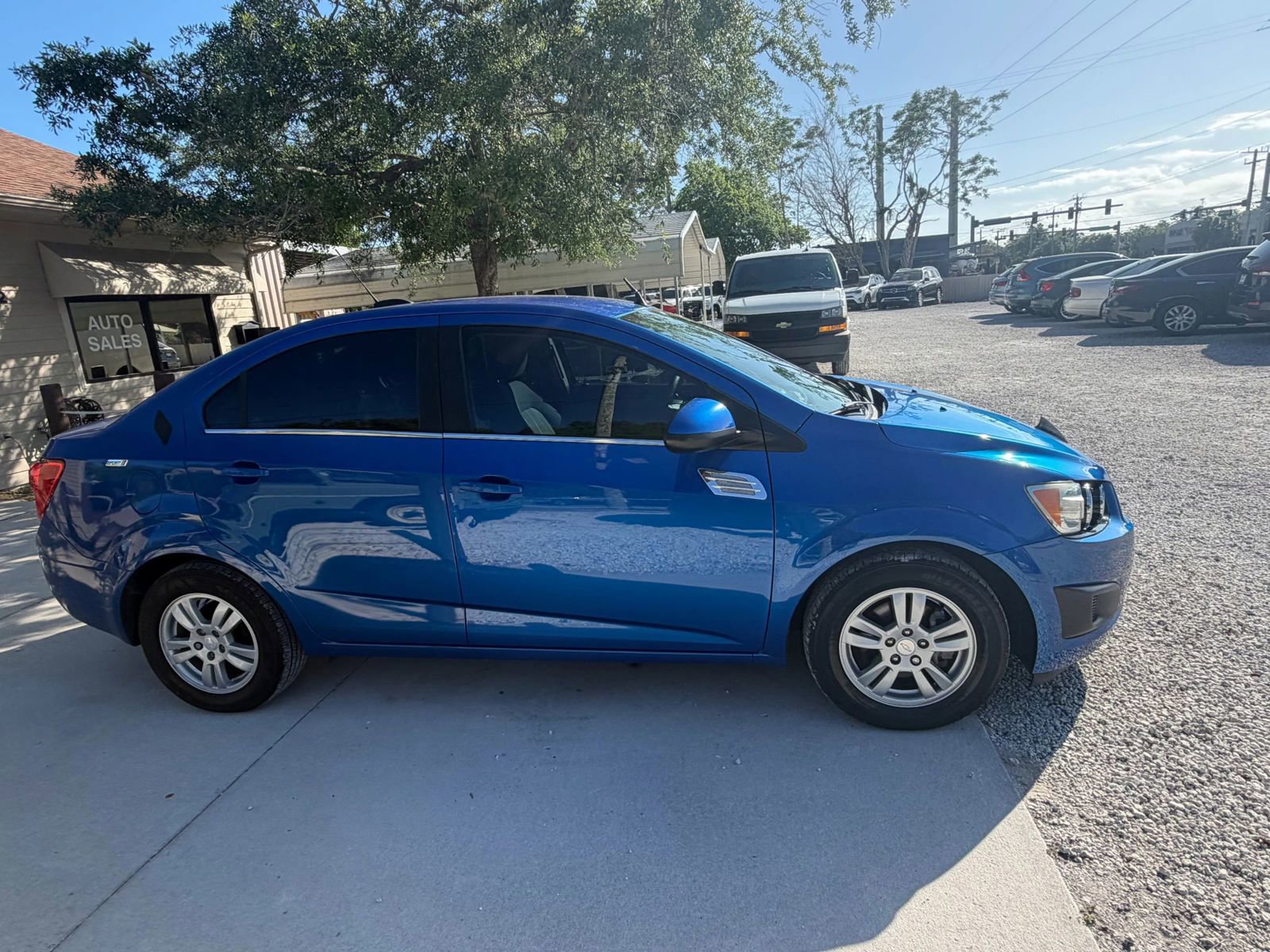 Used 2016 Chevrolet Sonic LT FWD image 3