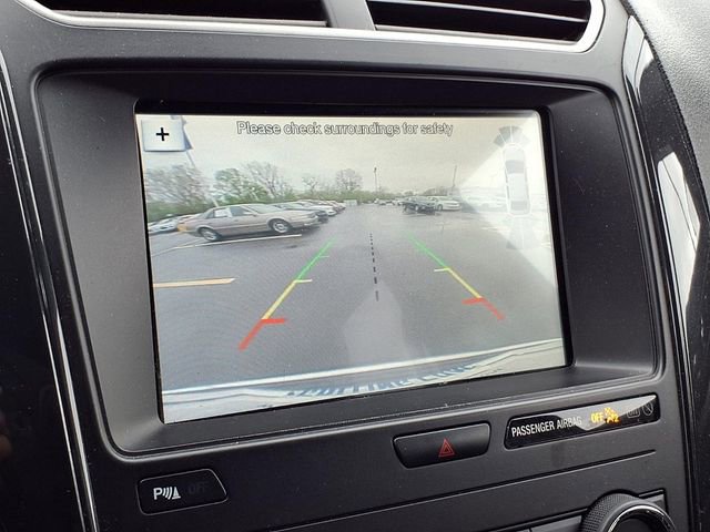Used 2018 Ford Explorer XLT w/ Equipment Group 202A FWD image 9