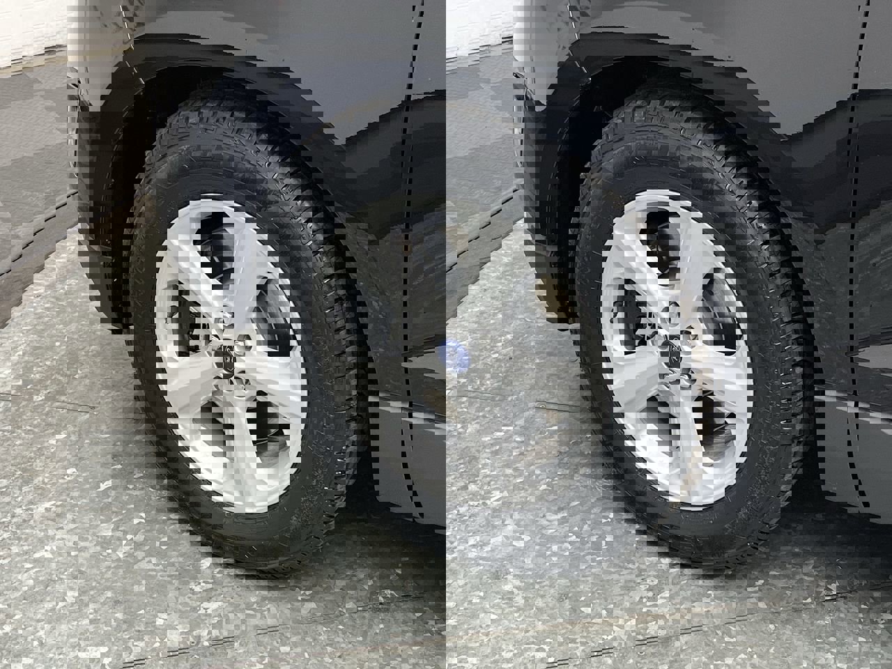 Used 2018 Ford Edge SE image 27