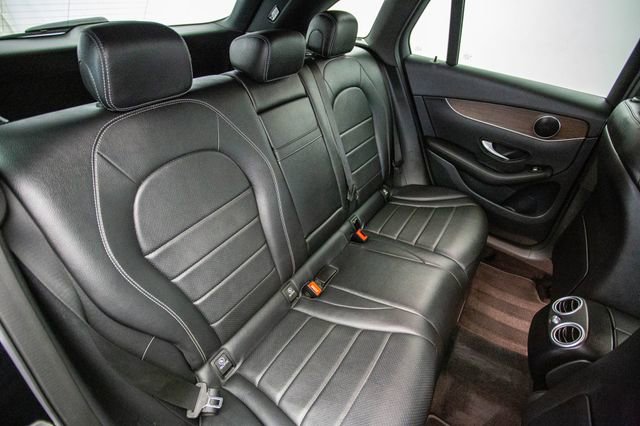 Used 2020 Mercedes-Benz GLC 300 4MATIC w/ Parking Assistance Package image 27