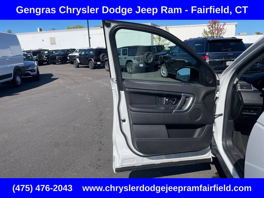 Used 2019 Land Rover Discovery Sport HSE AWD/4WD image 47