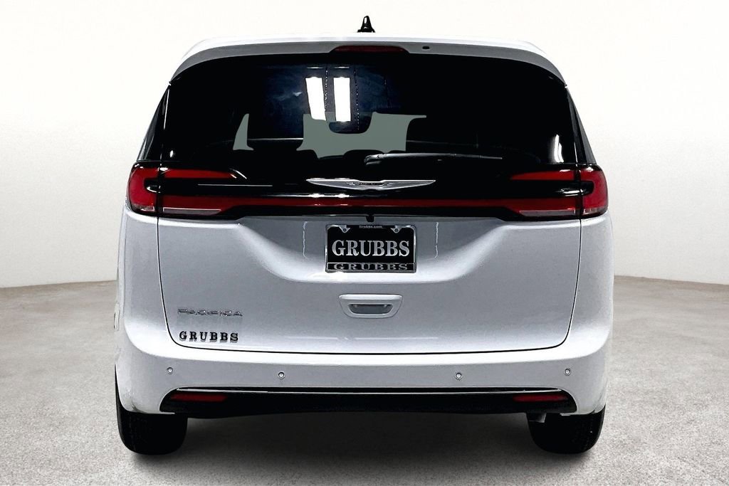New 2026 Chrysler Pacifica Select FWD image 4