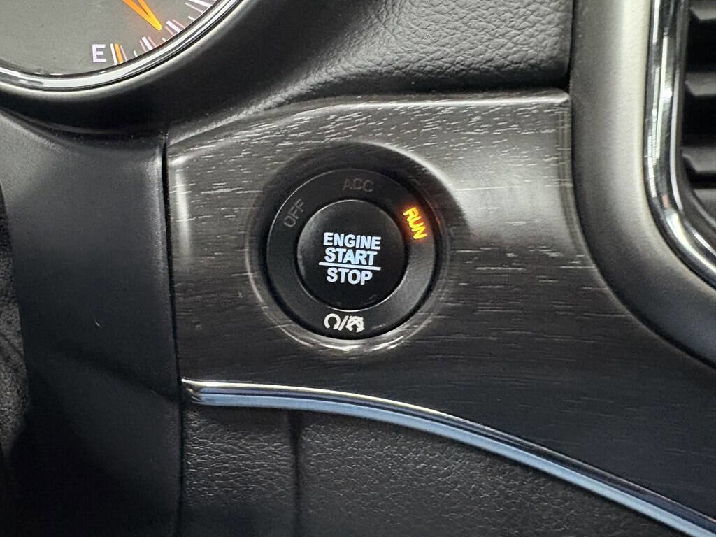 Used 2018 Jeep Grand Cherokee Limited w/ Luxury Group II image 20