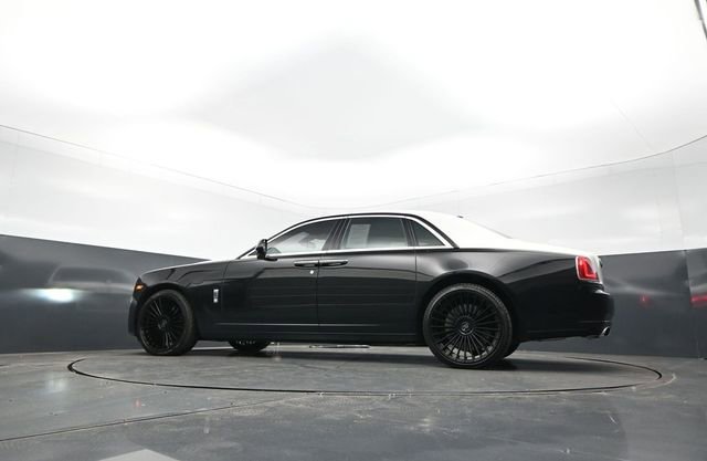 Used 2019 Rolls-Royce Ghost RWD image 24