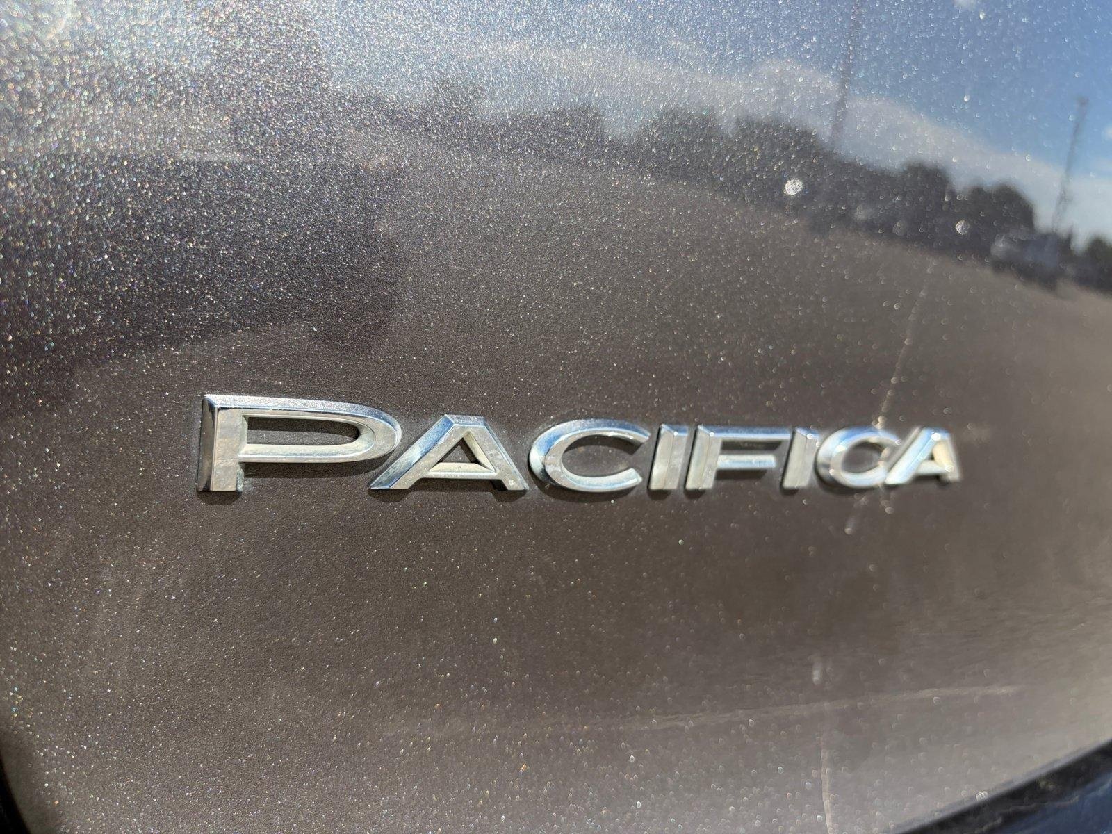 Used 2023 Chrysler Pacifica Touring-L FWD image 26