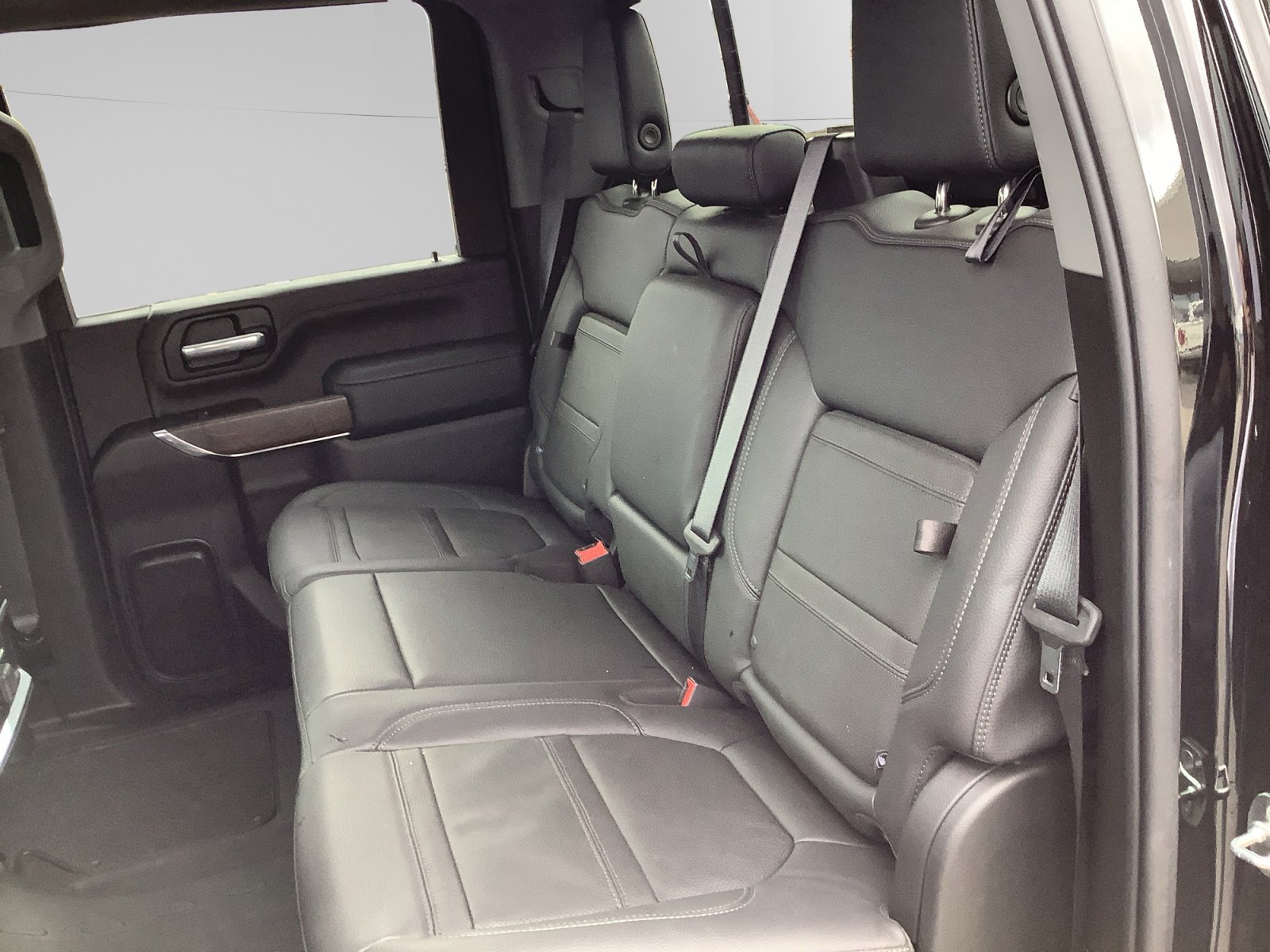 Used 2022 GMC Sierra 2500 Denali w/ Denali Black Diamond Edition image 13