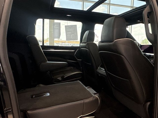 Used 2025 Cadillac Escalade ESV Sport w/ Touring Package AWD/4WD image 28