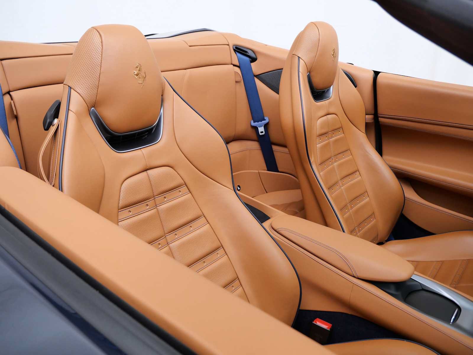 Certified 2023 Ferrari Portofino M RWD image 13