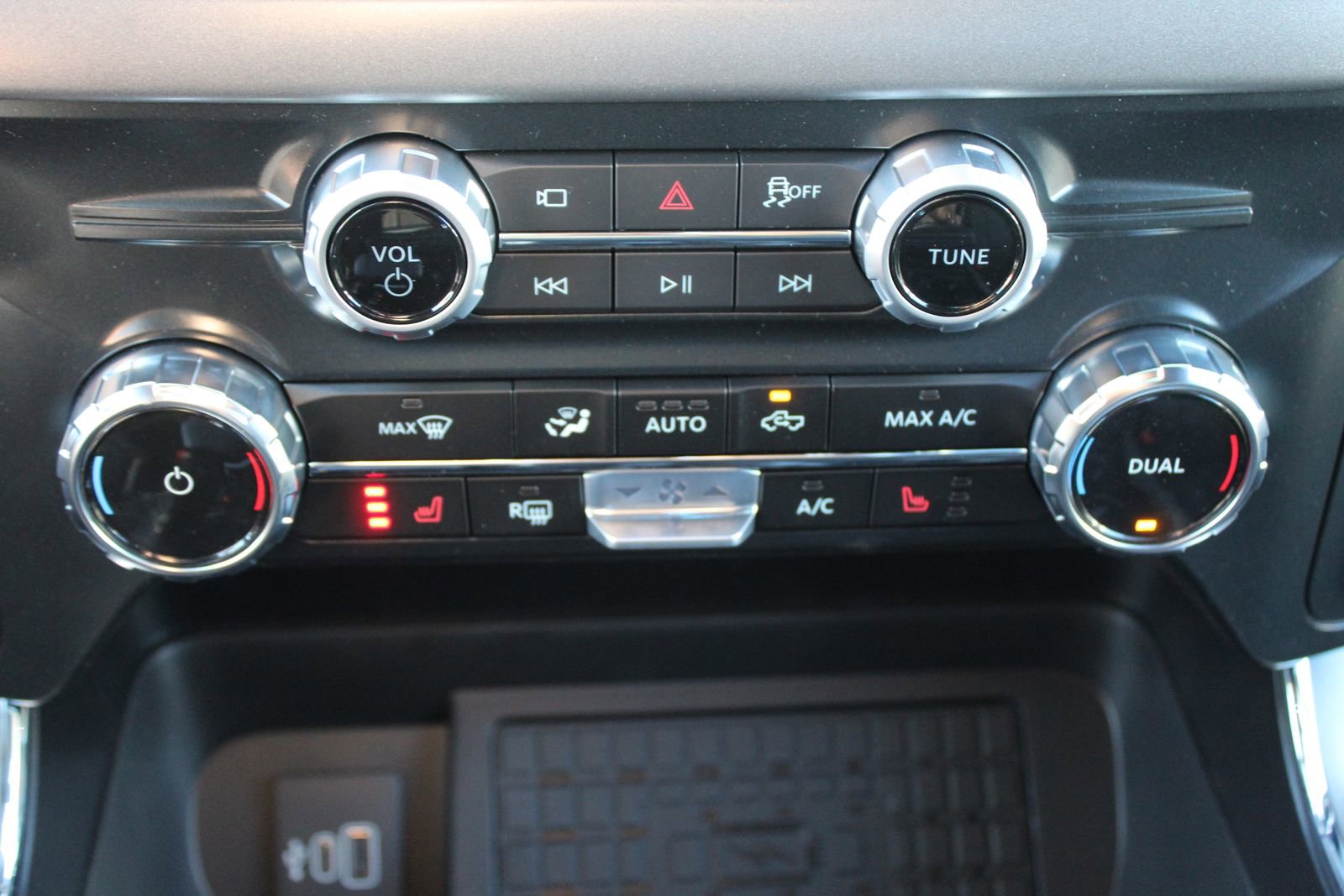 New 2025 Ford F150 XLT w/ Equipment Group 302A MID image 28