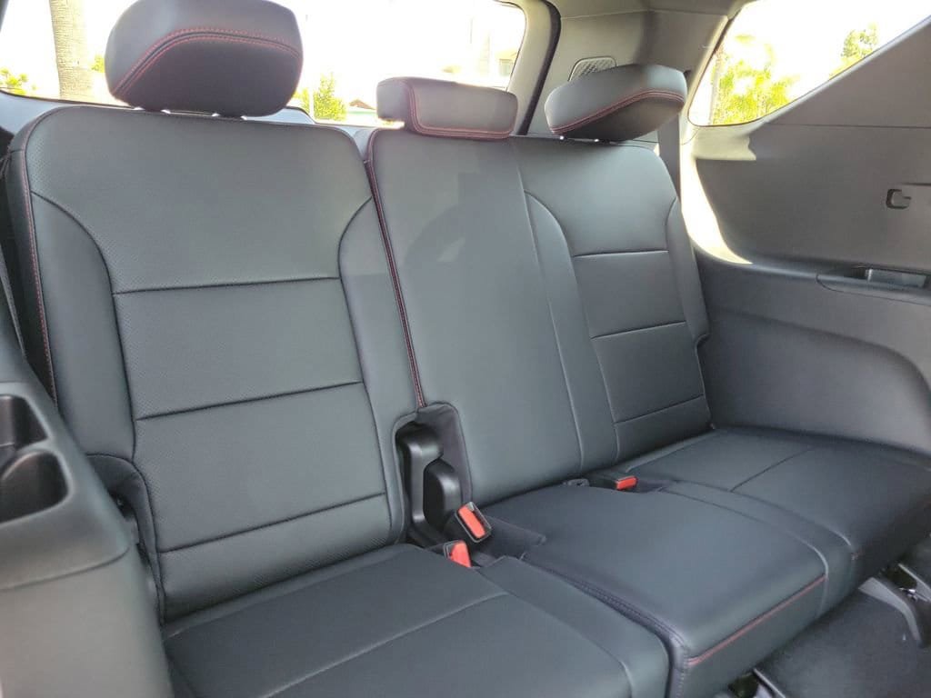 New 2026 Chevrolet Traverse Z71 w/ Enhanced Driving Package AWD/4WD image 19
