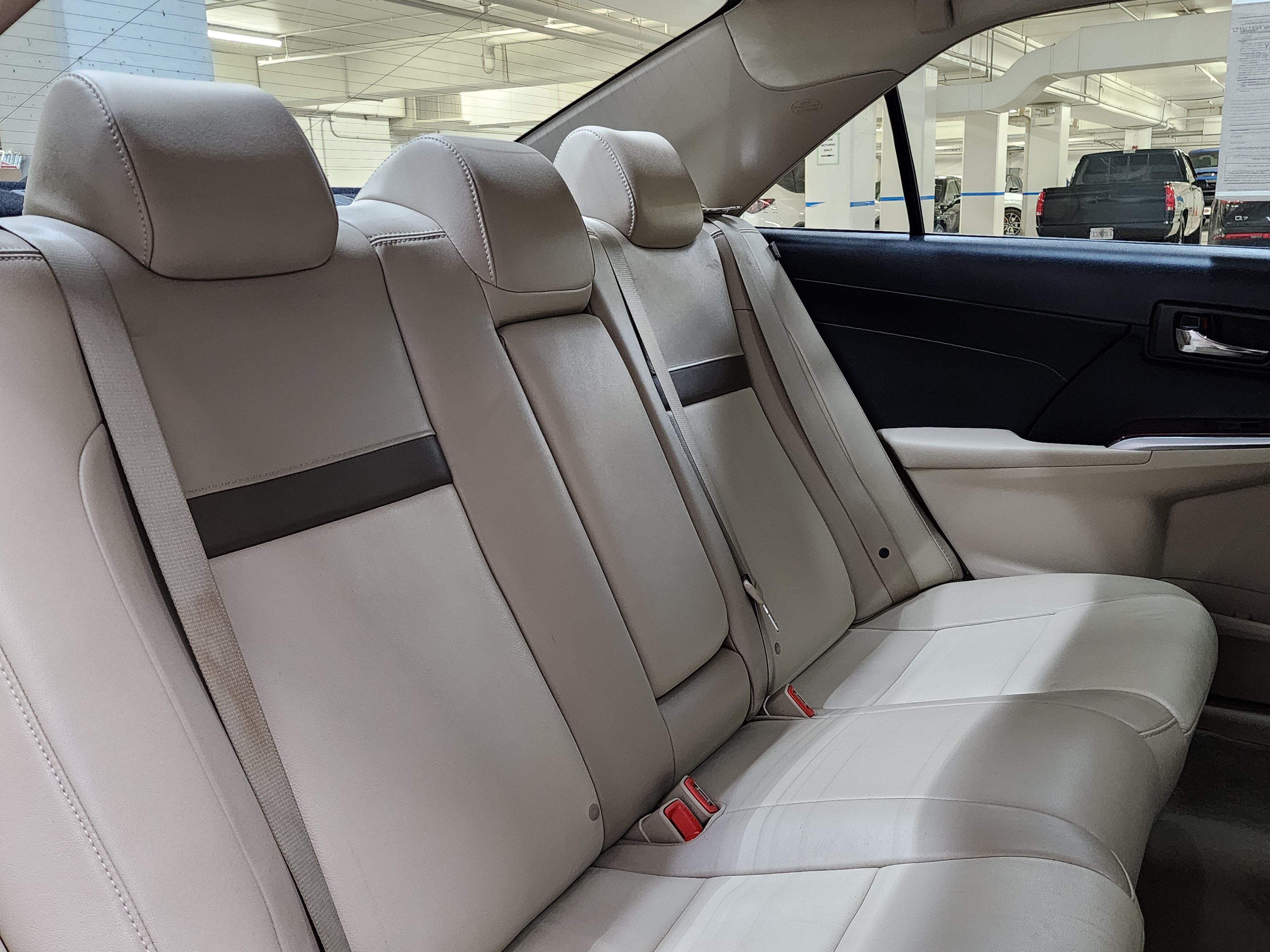 Used 2014 Toyota Camry XLE FWD image 21