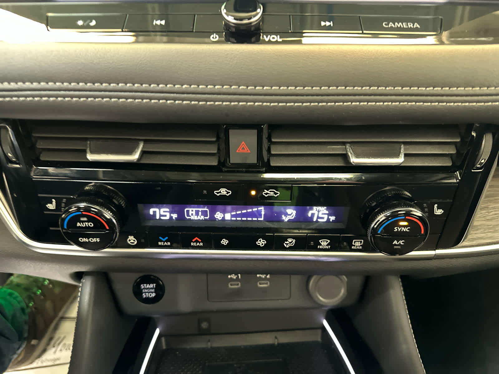 Certified 2025 Nissan Rogue Platinum w/ Tech Package image 32