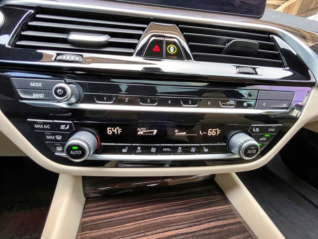 Used 2021 BMW 530i xDrive w/ Convenience Package AWD/4WD image 29
