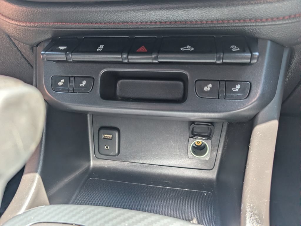 Used 2015 GMC Canyon SLE w/ All-Terrain Package AWD/4WD image 17