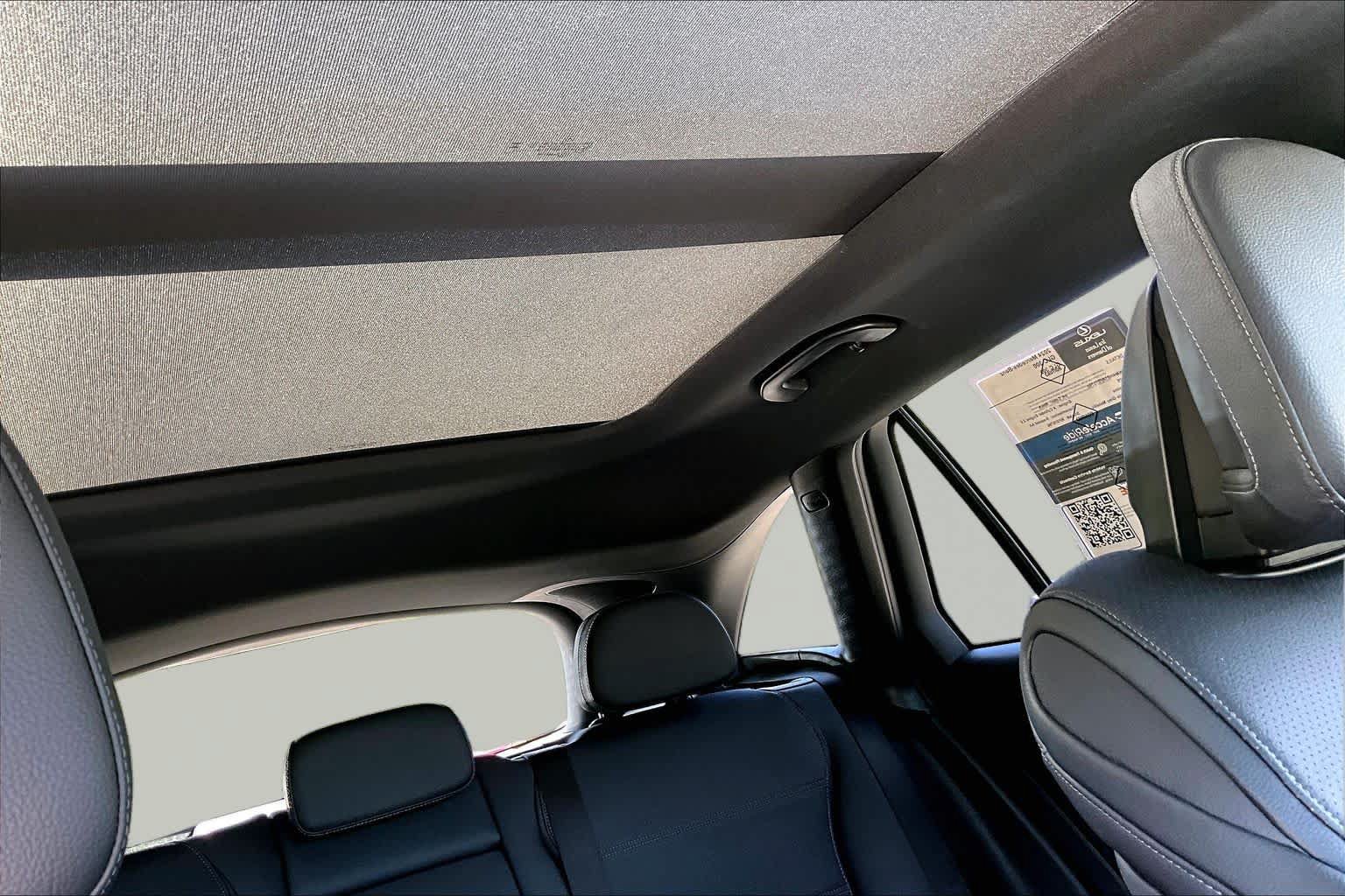 Used 2024 Mercedes-Benz GLC 300 4MATIC image 14
