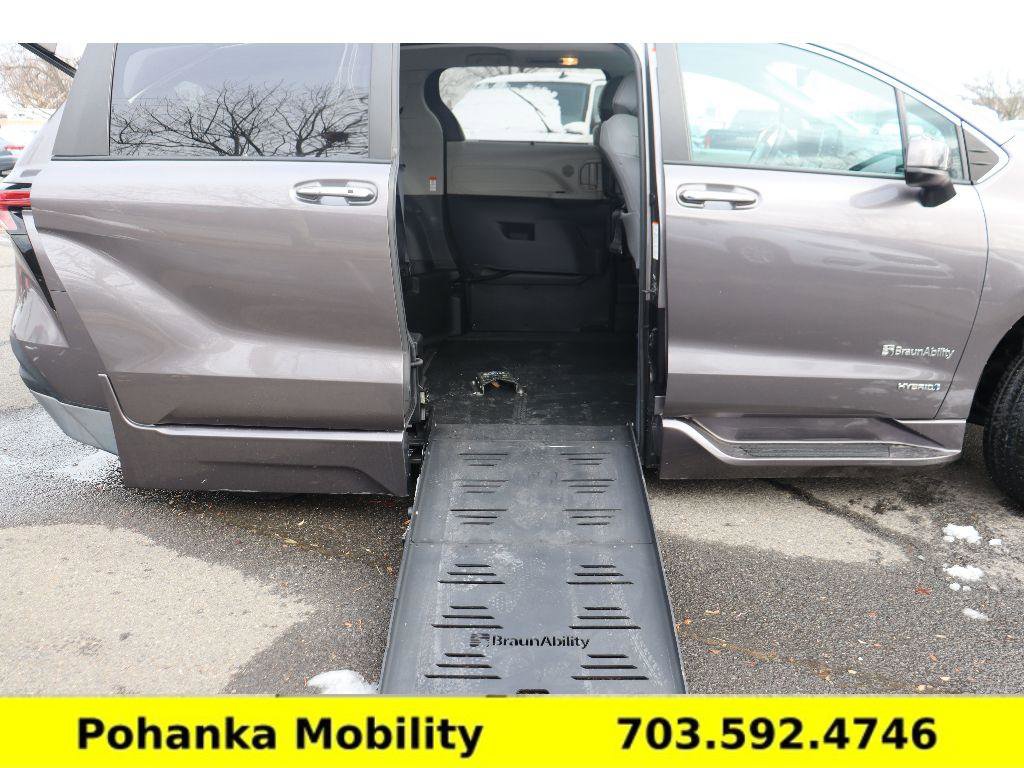 Used 2021 Toyota Sienna XLE w/ XLE Plus Package