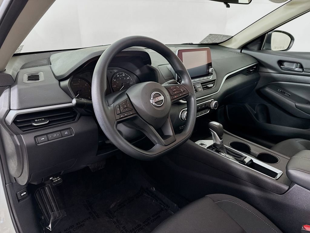 Certified 2025 Nissan Altima 2.5 S FWD image 15