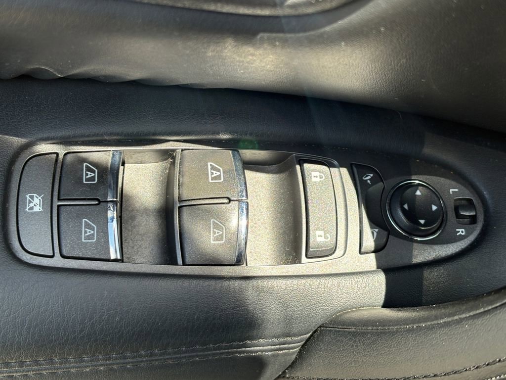 Used 2021 Nissan Armada SL w/ Captain's Chairs Package RWD image 15