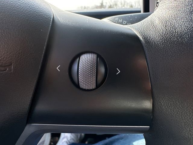 Used 2022 Tesla Model Y Performance image 30