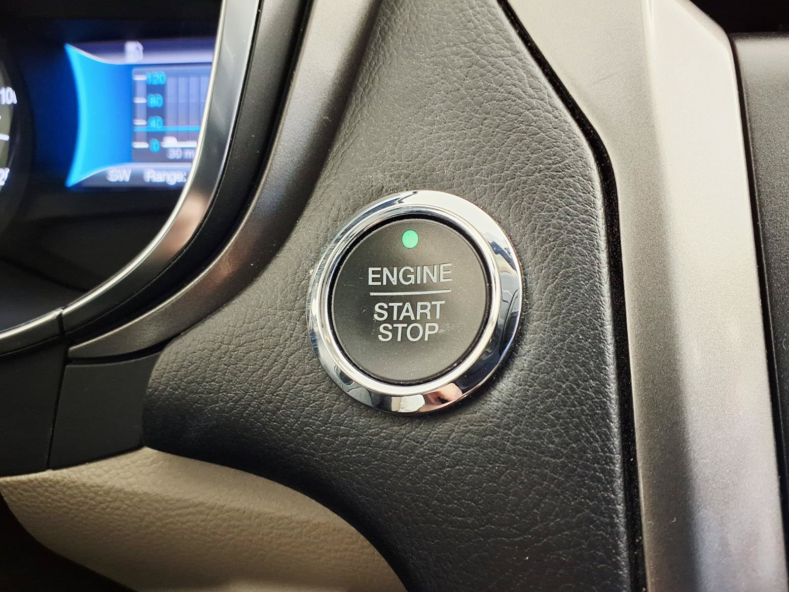 Used 2017 Ford Fusion Energi SE FWD image 22