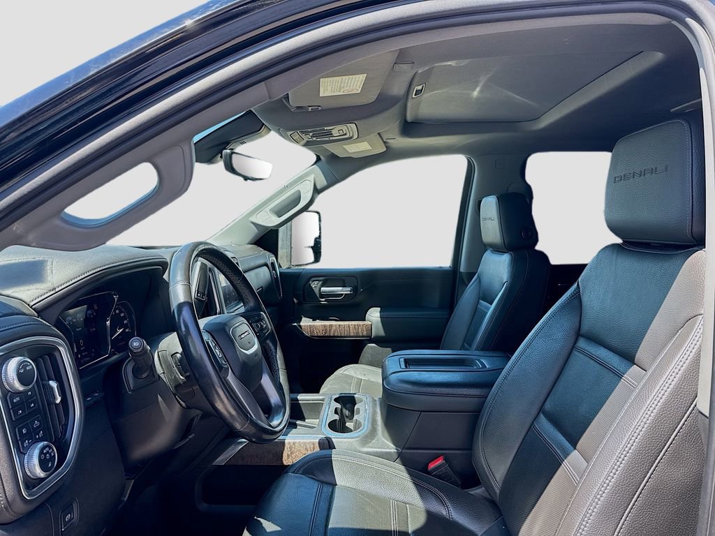 Used 2022 GMC Sierra 3500 Denali w/ Denali Ultimate Package image 11