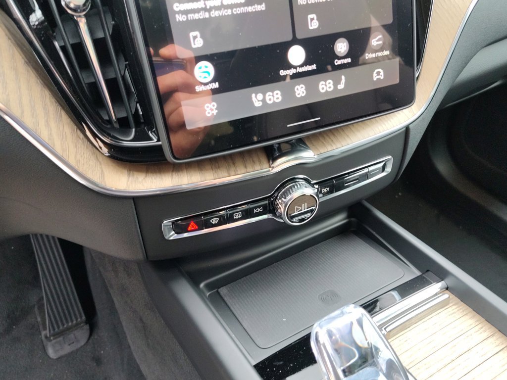 New 2027 Volvo XC60 B5 Ultra AWD/4WD image 13