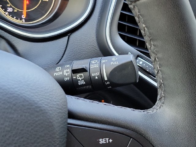 Used 2022 Jeep Cherokee Trailhawk AWD/4WD image 17