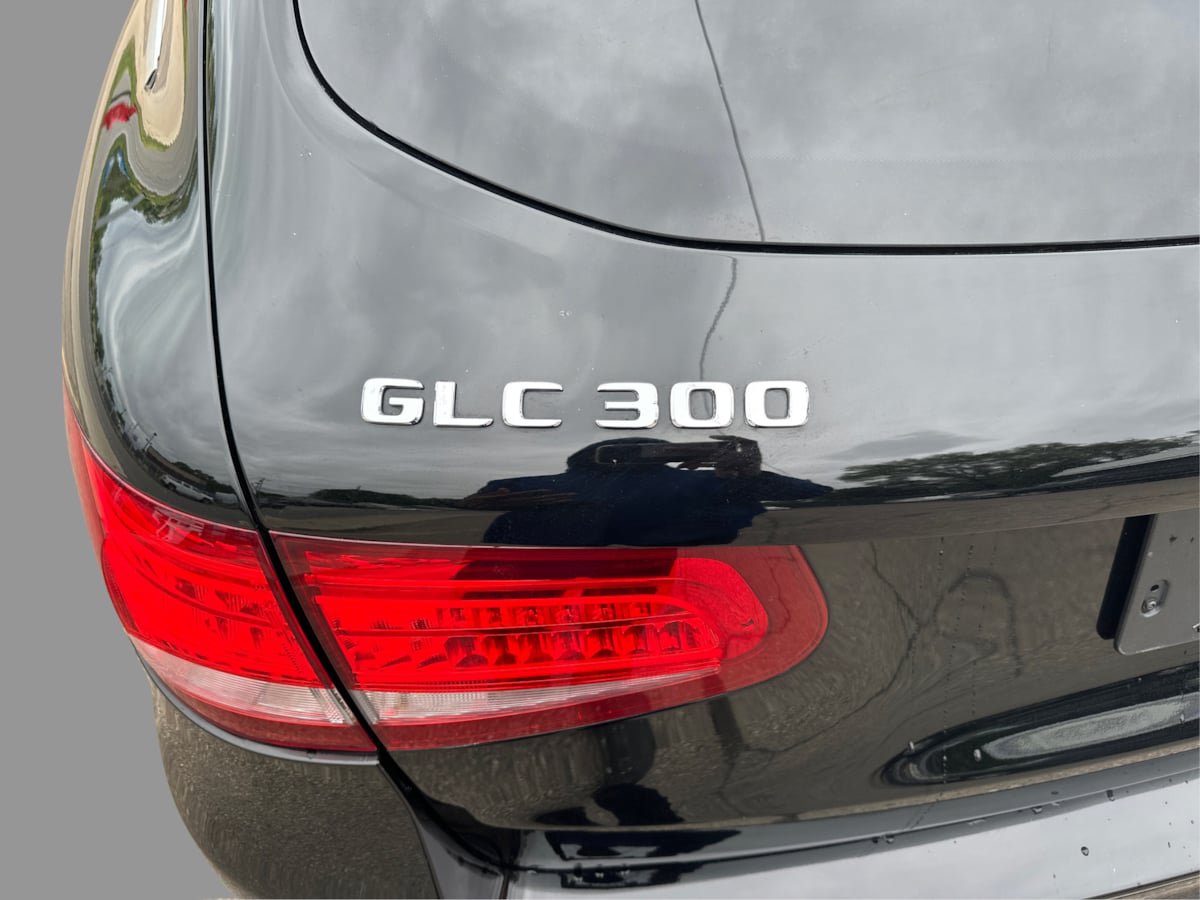 Used 2017 Mercedes-Benz GLC 300 4MATIC w/ Premium 1 Package image 29