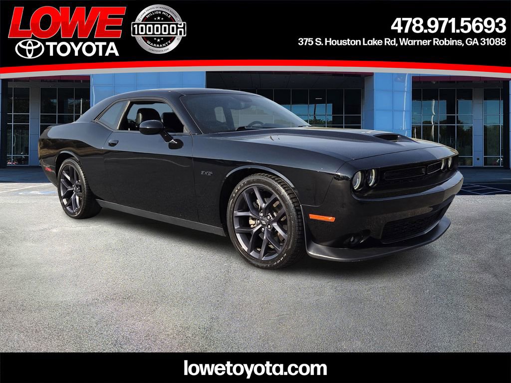 Used 2023 Dodge Challenger R/T w/ Plus Package image 1