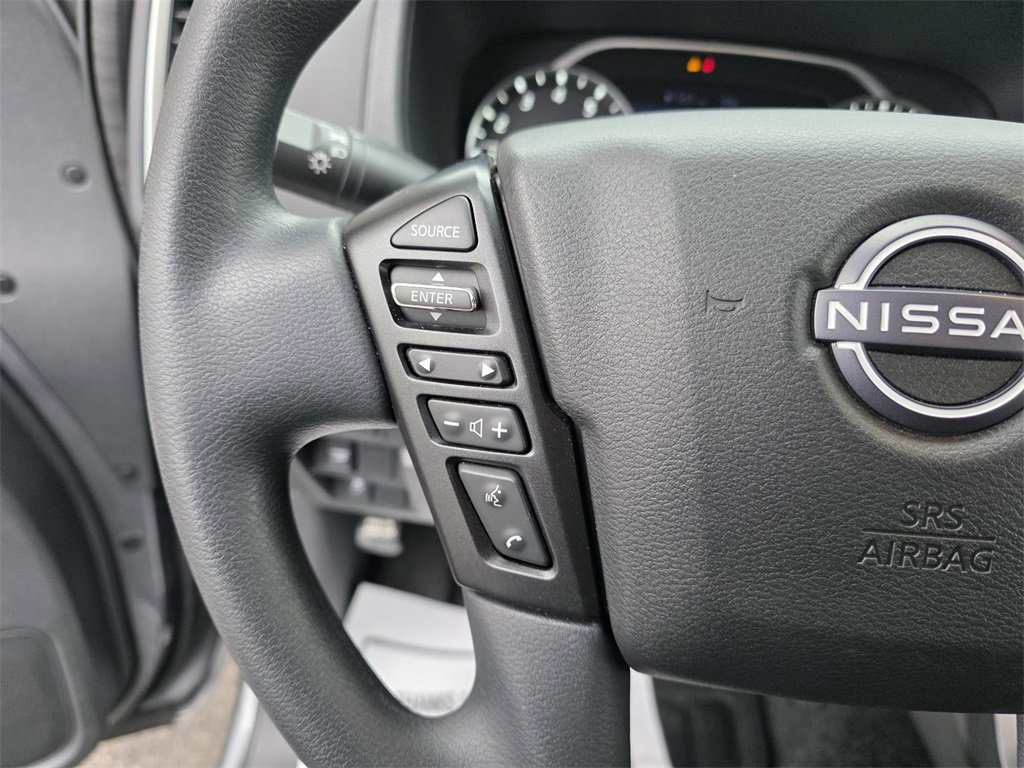 Used 2024 Nissan Frontier SV image 17