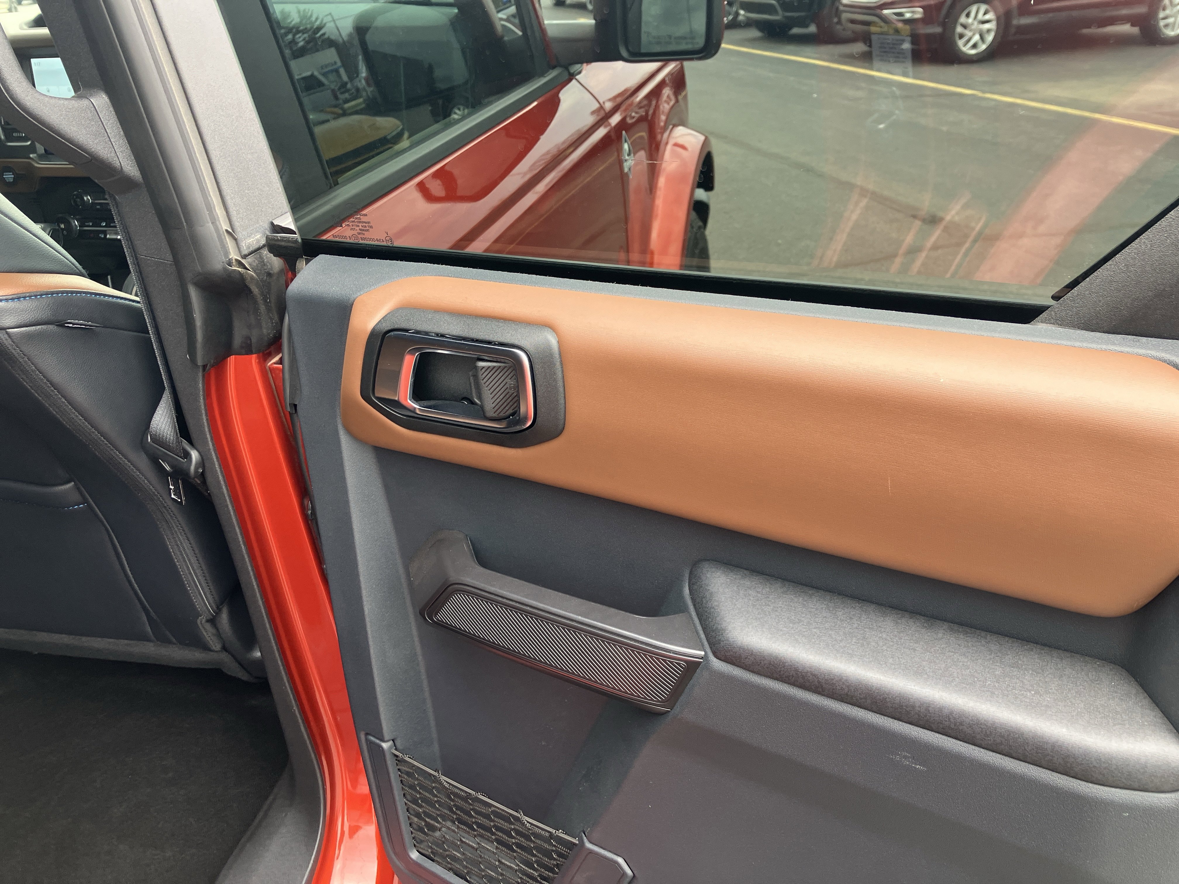 Used 2024 Ford Bronco Outer Banks image 11