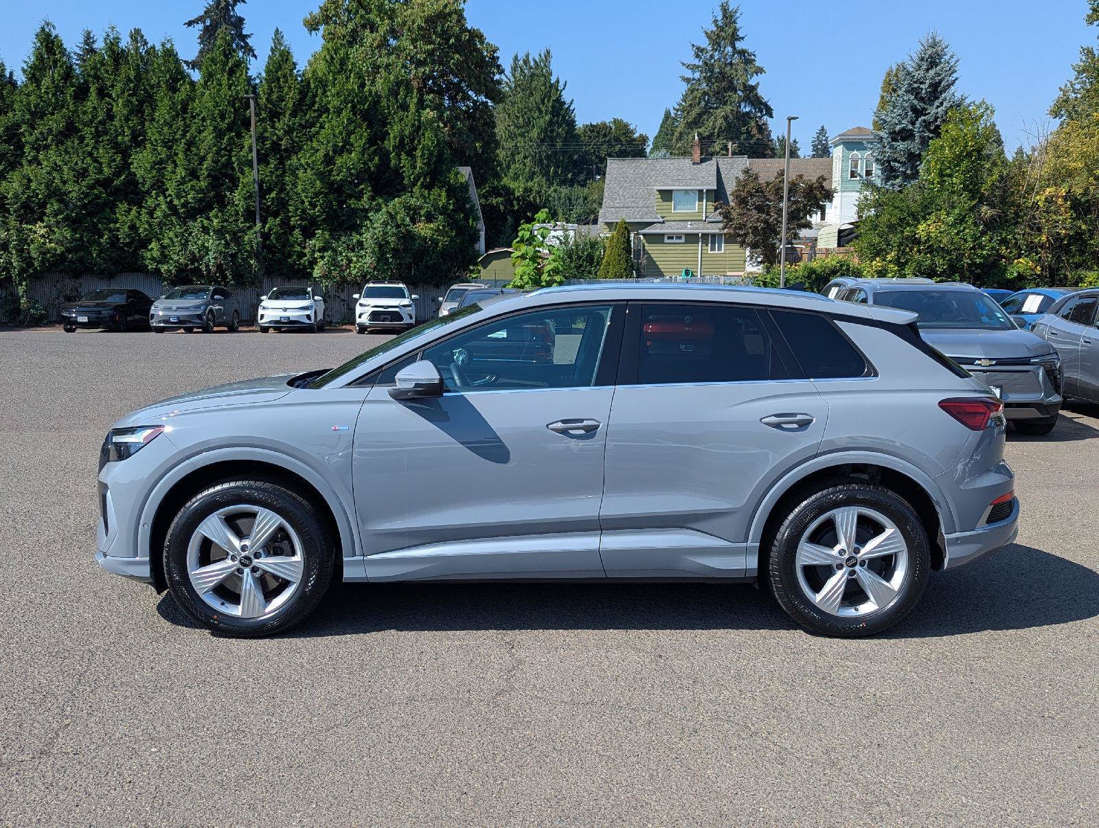 Used 2023 Audi Q4 e-tron Premium Plus AWD/4WD image 2