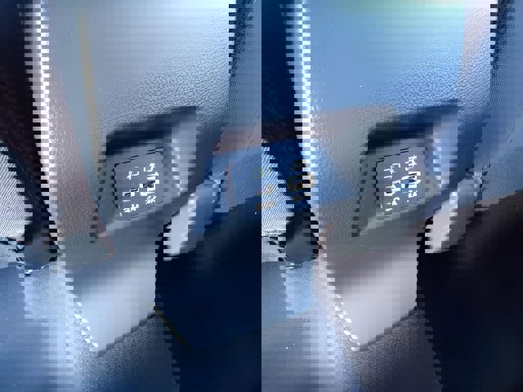 Certified 2025 Subaru Crosstrek 2.0i Premium image 15