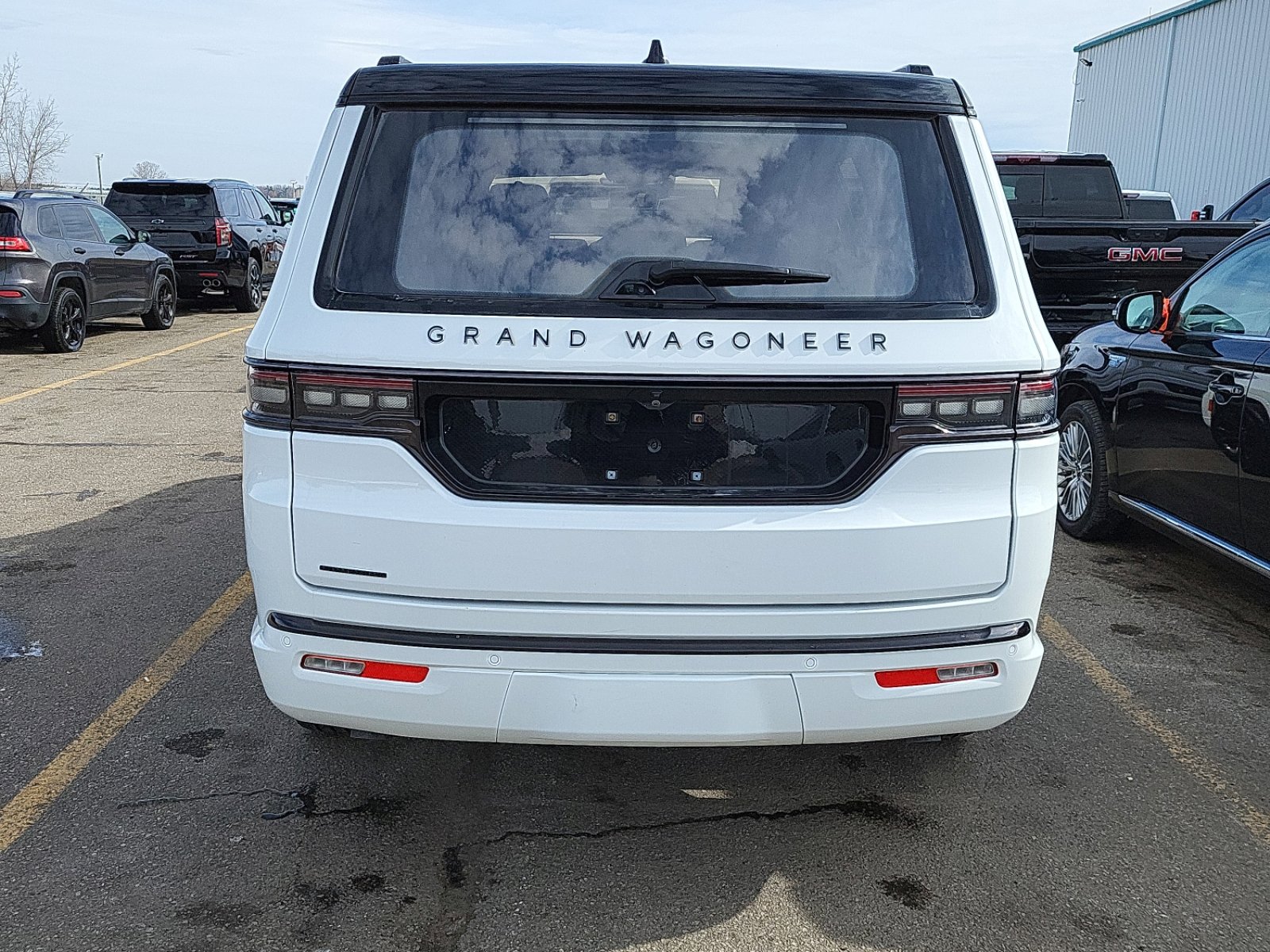 Used 2022 Jeep Grand Wagoneer Series II AWD/4WD image 9