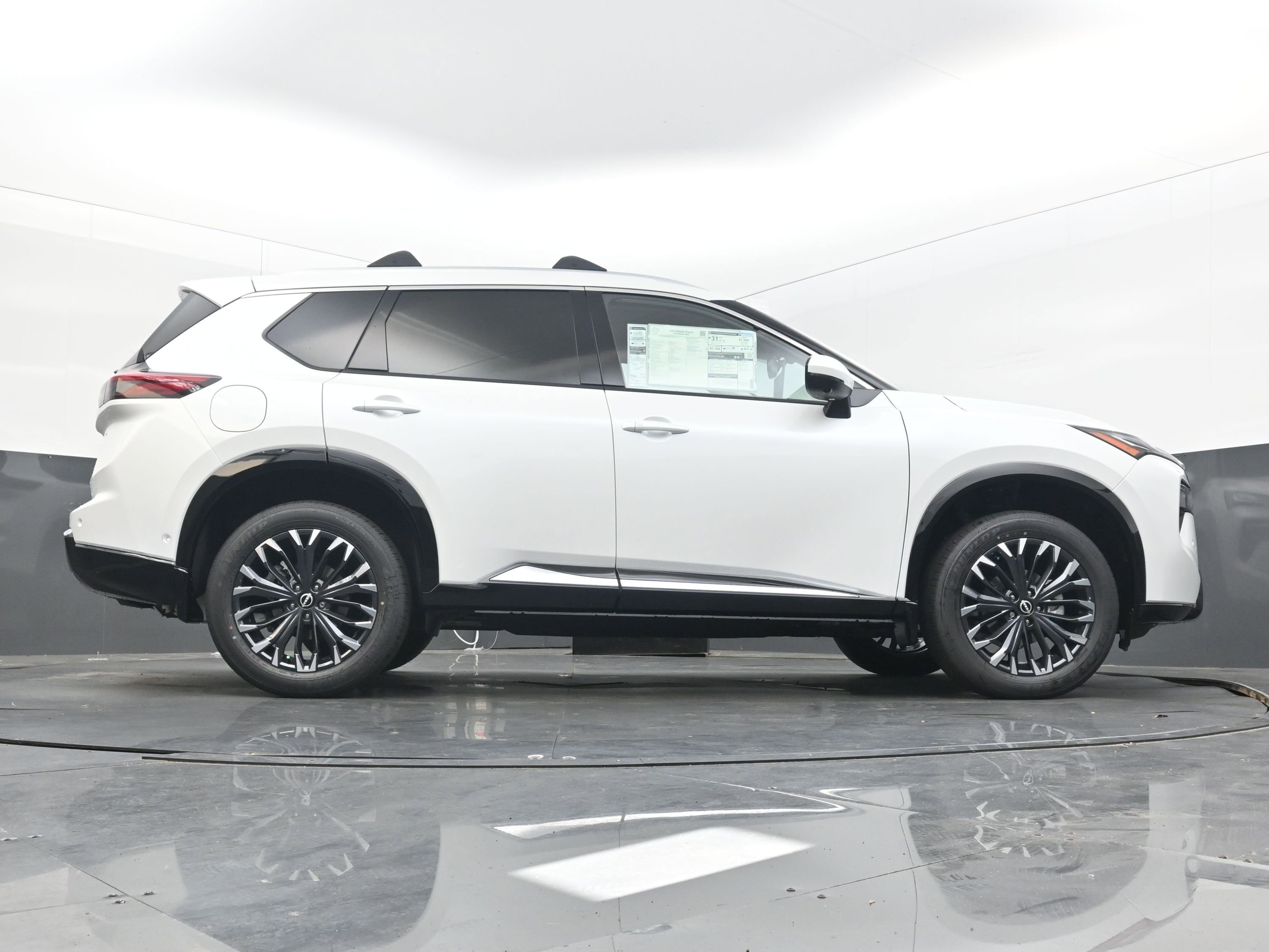 New 2025 Nissan Rogue Platinum w/ Platinum Premium Package image 25