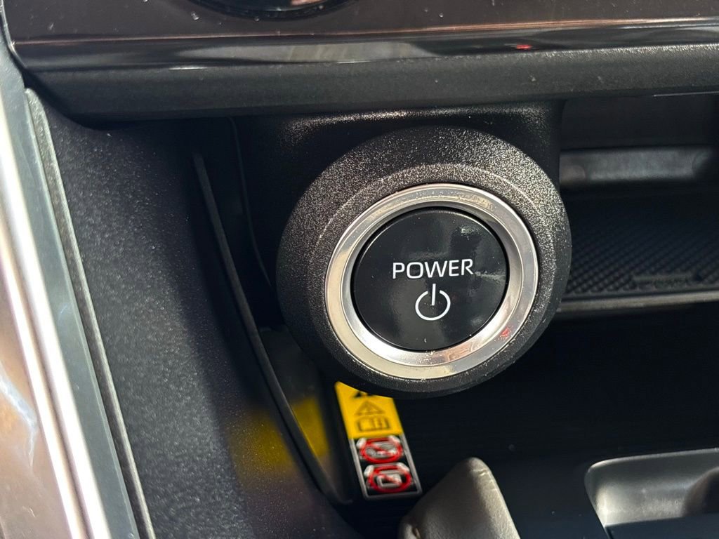 Used 2023 Toyota Venza LE image 23