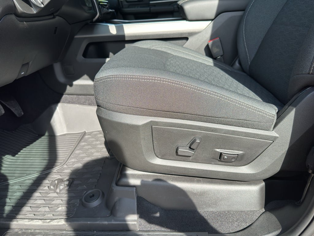 New 2026 RAM 2500 Big Horn AWD/4WD image 10