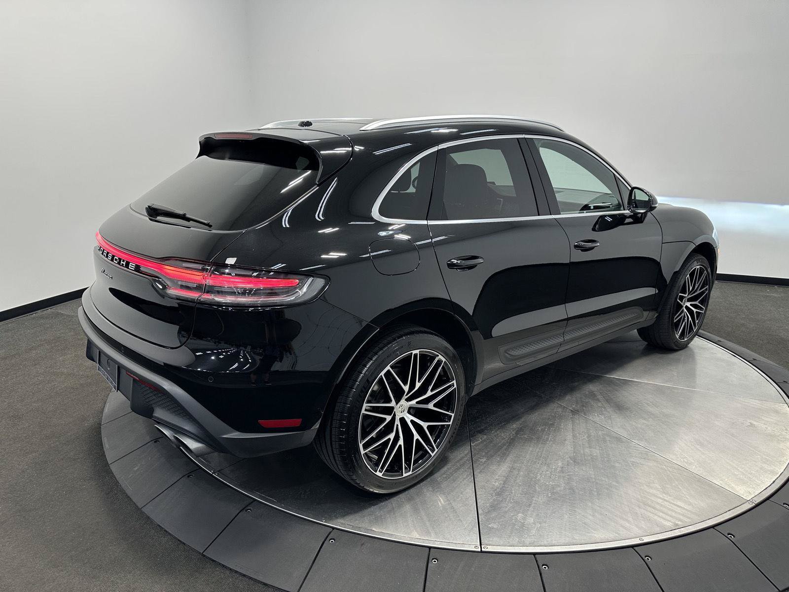 Used 2022 Porsche Macan AWD/4WD image 7