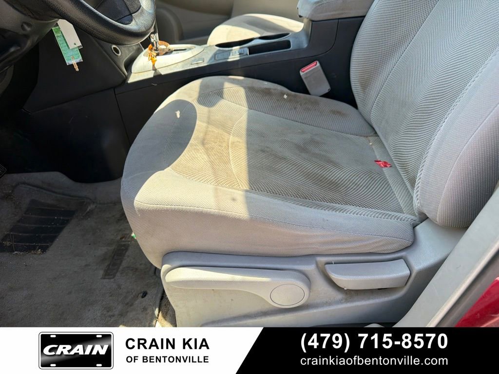 Used 2013 Nissan Rogue S FWD image 11